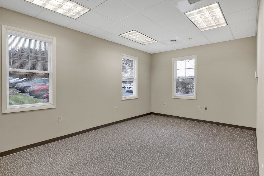Cross Park Center: 9123 - 9131 Cross Park Drive, Knoxville, TN 37923